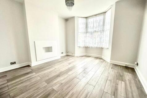 The Oaks, Dartford, DA2 6PF