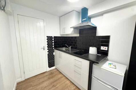 Caernarvon Close, CR4