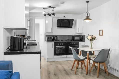 Fleetwood Rd, Kingston upon Thames KT1 3QD, UK