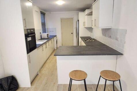 3-bedroom 2 bathrooms