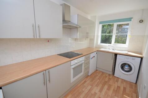 2 bed on Swanscombe Rd, W11