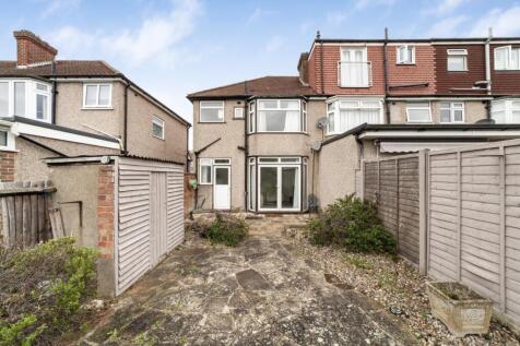 Charming 2-Bedroom Home with Bonus Room