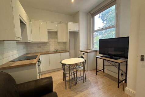 1 Bedroom on Eylewood Rd SE27
