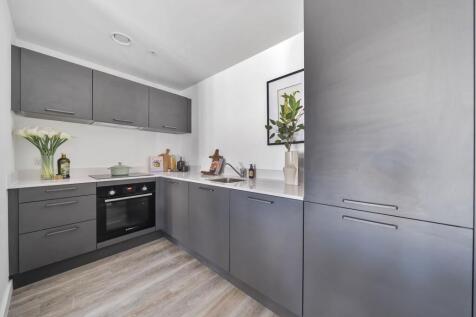 Call us to view this 1 Bed in SW2