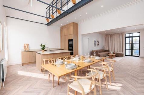 5 bed terraced house to rent Henley Ave, London S