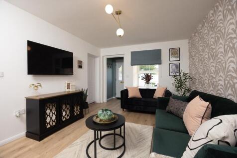 3 bed flat to rent Elderton Rd, London SE26