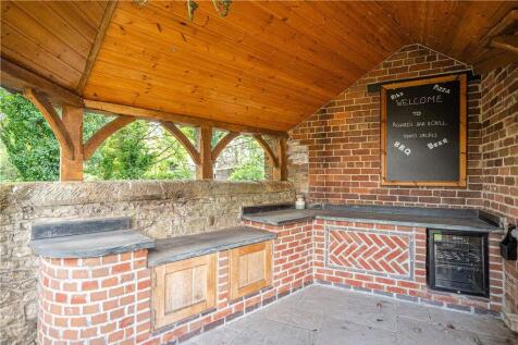 Outdoor Kitchen