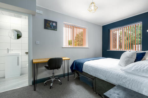 Room 2 (5).jpg