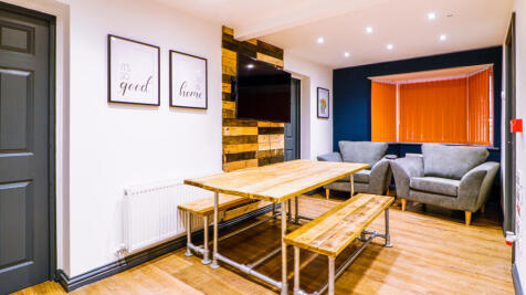 25 Glebe Road Lounge 1.jpg