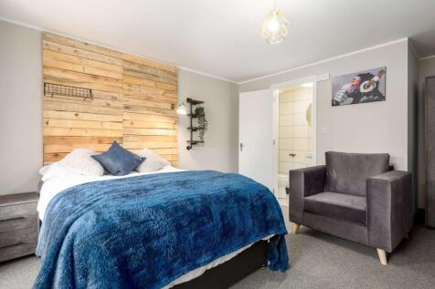 Bedroom1.jpg