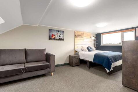Bedroom7 (1).jpg