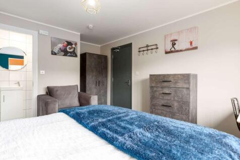 Bedroom6 (1).jpg