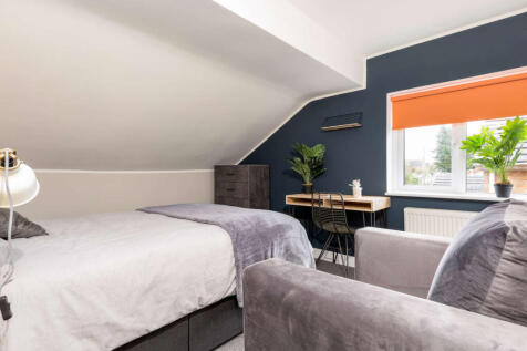 Bedroom 9.jpg