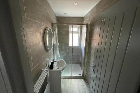 upload_49_marlborough_close_bathroom_3_615817af...