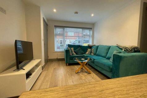 49 Marlborough Close Lounge.jpeg