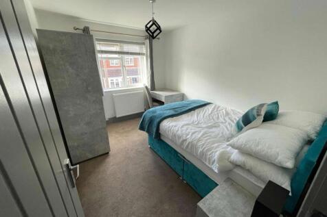 49 Marlborough Close Bedroom 4.jpeg