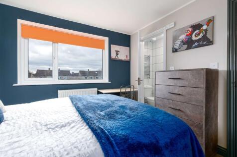 Bedroom5 (3).jpg
