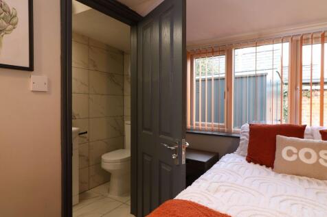 Ark Farmhouse Room 4 1.JPG