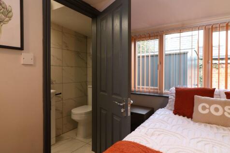 Ark Farmhouse Room 4 1.JPG