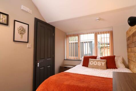 Ark Farmhouse Room 4 9.JPG