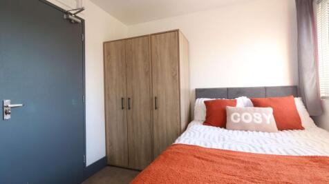 134 Balfour Road Room 3 3.JPG