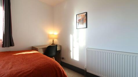 134 Balfour Road Room 3 1.JPG