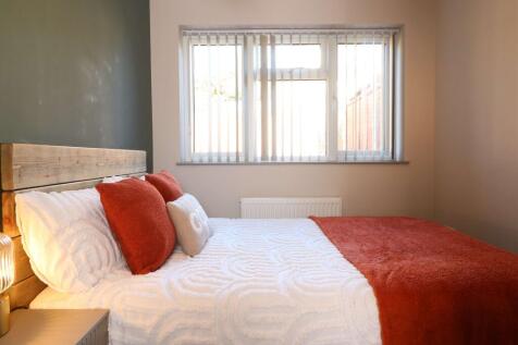 1  Wilberforce Street Room 4 2.JPG