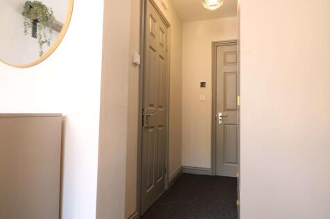 1  Wilberforce Street Room 4 5.JPG