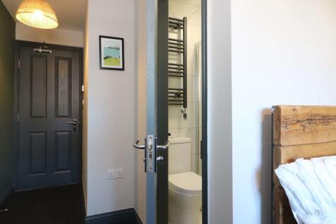 29 The Grates Room 4 4.JPG