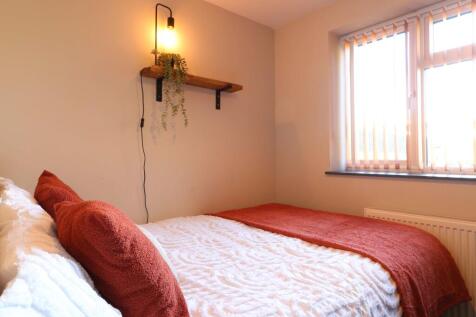 29 The Grates Room 4 7.JPG