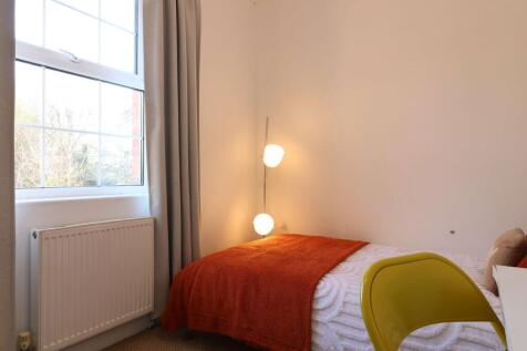 43 London Road 2.JPG