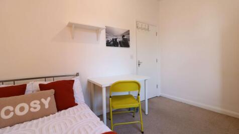 43 London Road 8.JPG