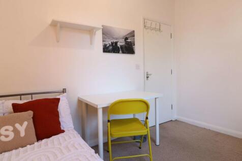 43 London Road 8.JPG