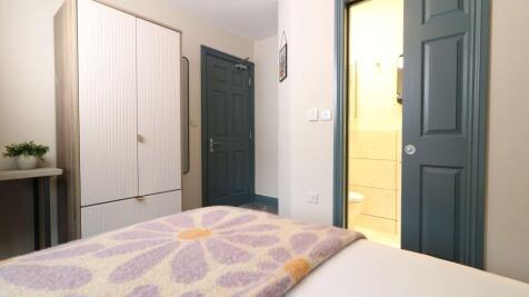 67 Masons Road Room 7 4.JPG