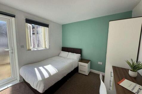 26 West Street Room 2.jpg