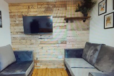 32a Annex Living Area.jpg