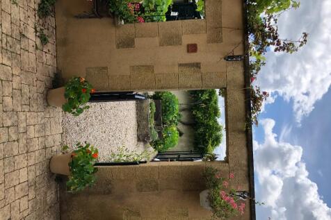 Enclosed garden
