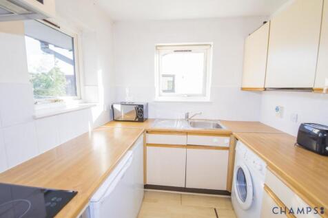 1 Bed Flat with separate kitchen, Barnfield Place
