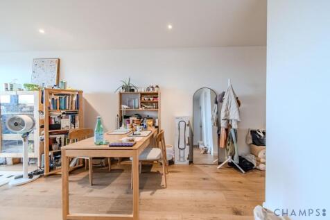 2bed for rent in Water Edge Court