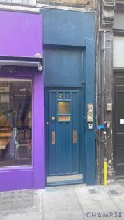 Room for let in 27 RED LION STREET