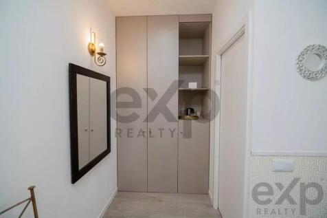 Property Image 100