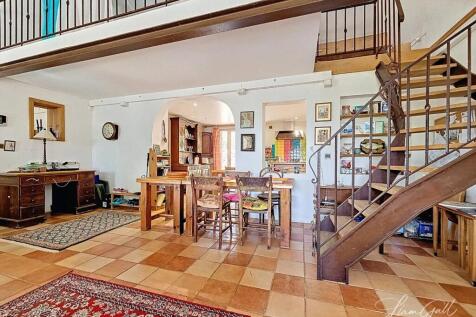 Property Image 8