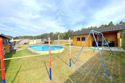 Garten mit Spielgeräten