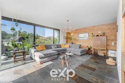 Living room with fireplace