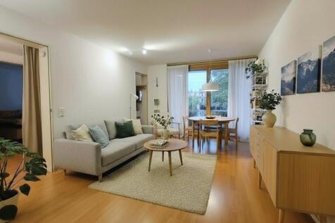 Wohnzimmer mit Balkon (Visualisierung)