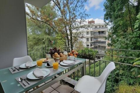Balkon mit Grünblick