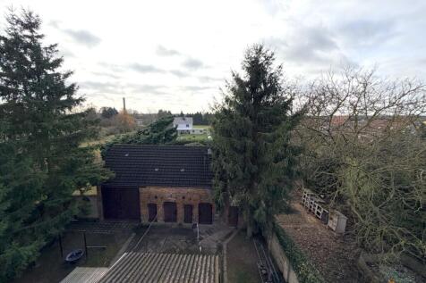 Blick über den Hof Richtung Süden