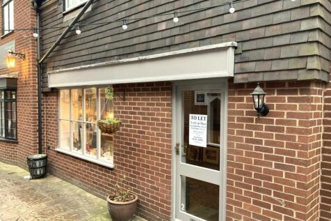 No 2 Tudor Row, off Bore Street Lichfield.jpg