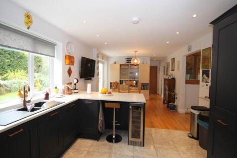 kitchendining room (