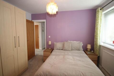 bedroom 2 (3)